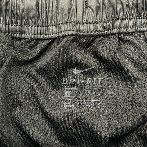 Nike Tempo Shine Lux Dri-Fit 3” Running Shorts - size S - Picture 5 of 5